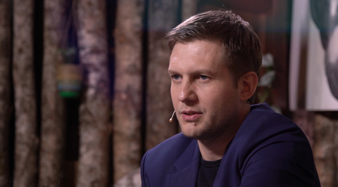 Телеведущий Борис Корчевников рассказал о последствиях операции на слуховом нерве