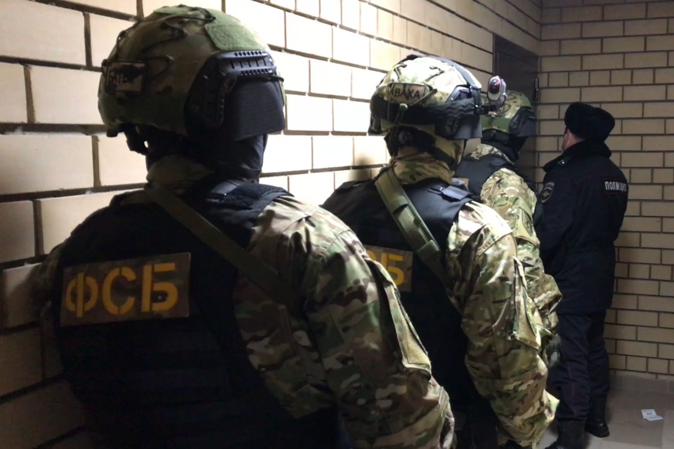 Сотрудники ФСБ задержали членов террористической ячейки исламистов в трех городах РФ