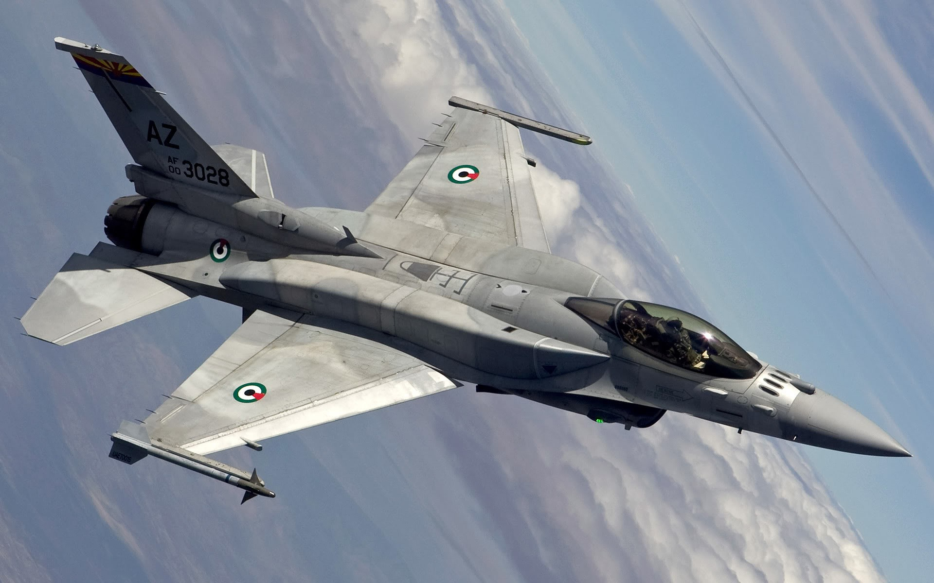 США не изменили позицию по поставкам истребителей F-16 Украине