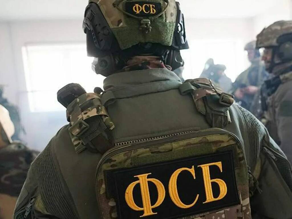 ФСБ задержала в аэропорту Волгограда переводившего деньги ВСУ россиянина