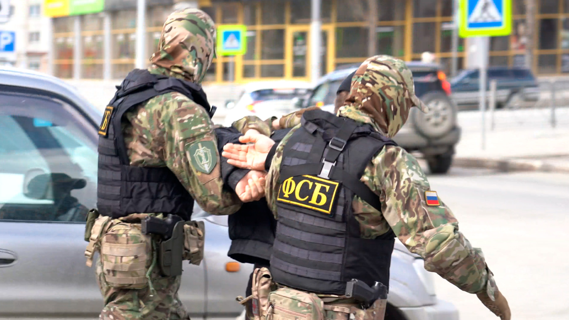 ФСБ задержала жителя Севастополя за склонение знакомых к терактам