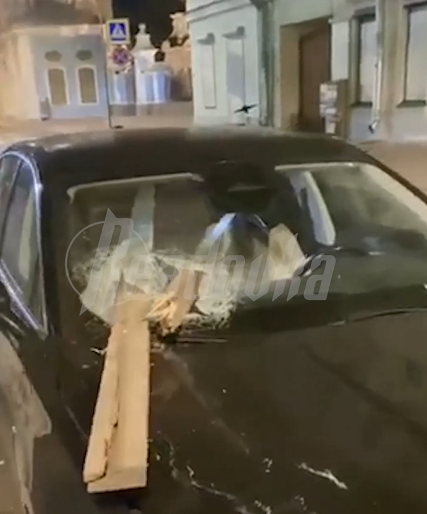 В Петербурге «умная» машина едва не убила водителя