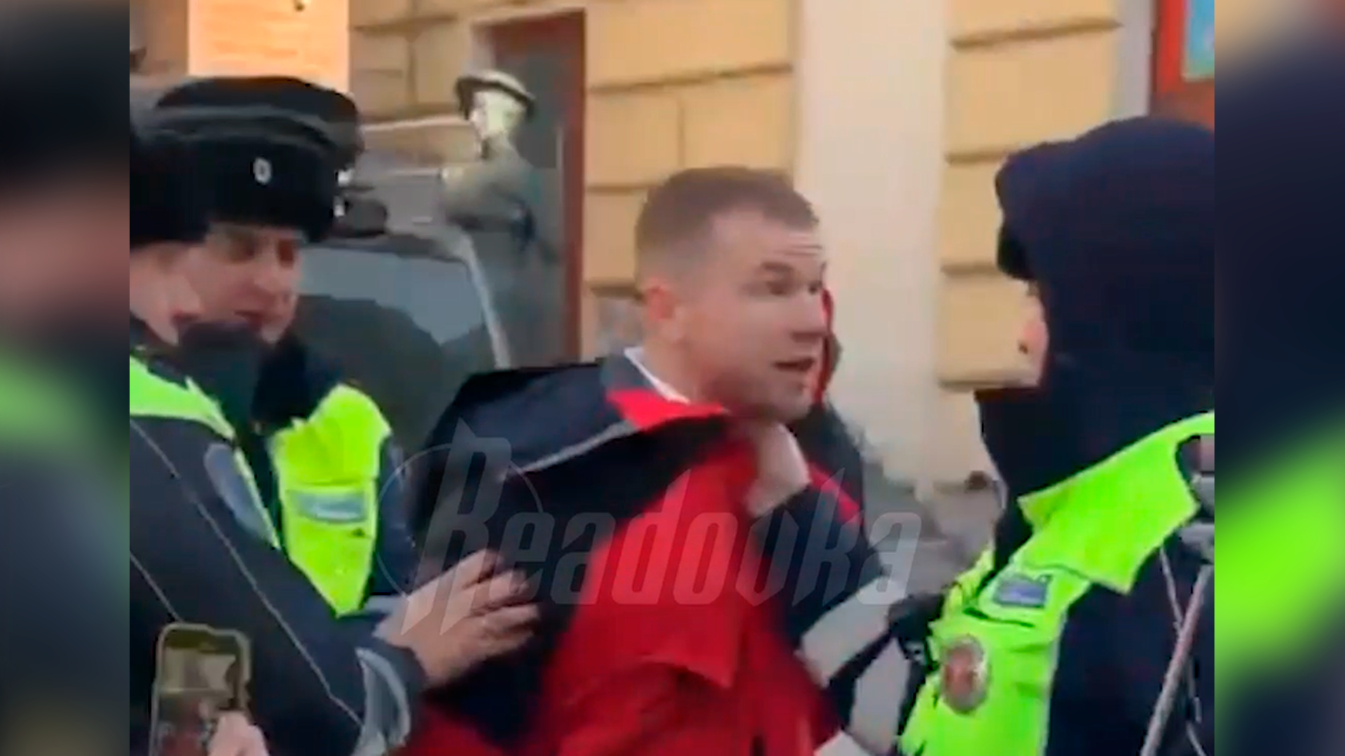 Заехать на угнанном джипе в храм во Владивостоке пытался экс-сотрудник СК