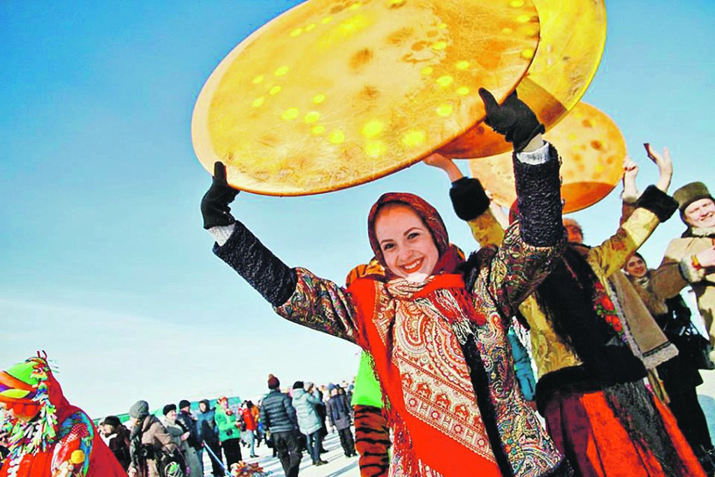 Россияне назвали любимые начинки для блинов