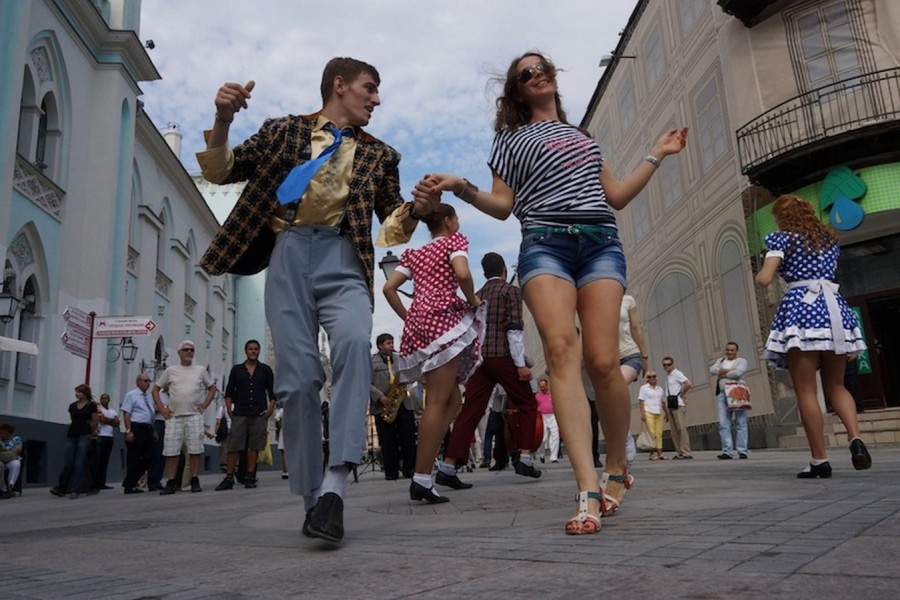 Какие города в России самые веселые