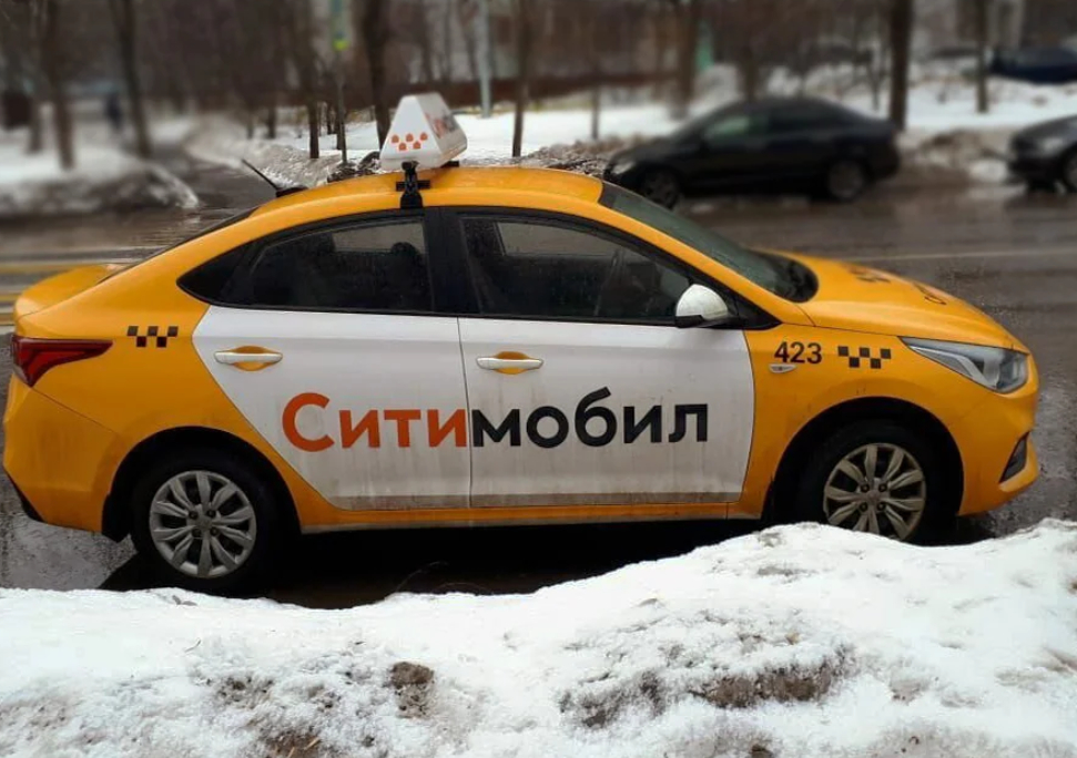 В Петербурге таксист «Ситимобила» остановил машину, чтобы помастурбировать при пассажирке