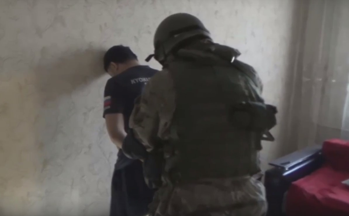 Опубликовано видео задержания членов запрещенной организации 