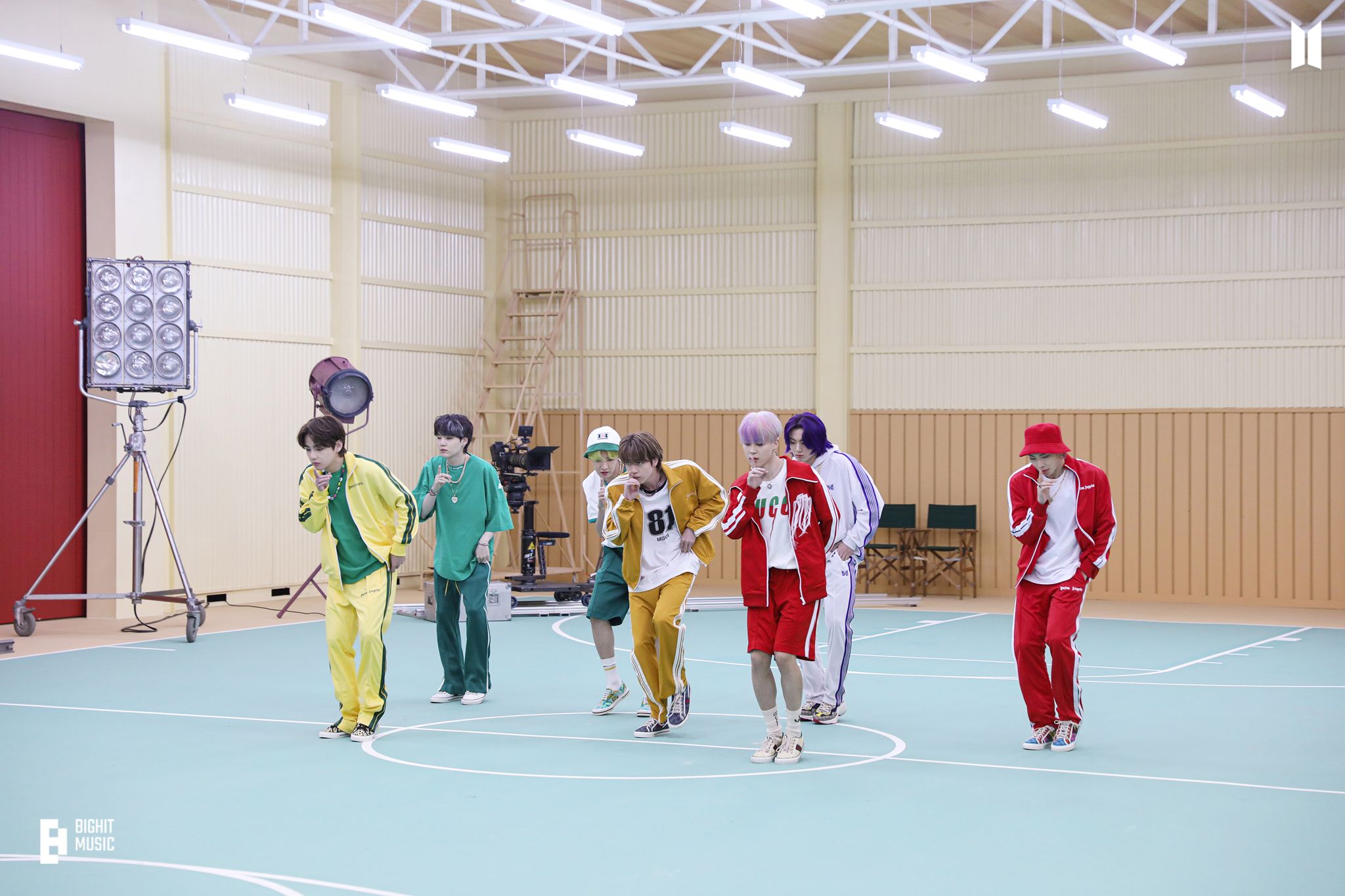 BTS установили новый рекорд в истории YouTube, и это не все достижения за первые сутки