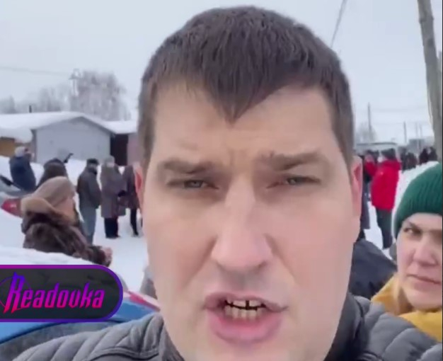 В Липецке дачники, протестующие из-за сноса их домов, отбили общественного деятеля от сотрудников центра «Э»