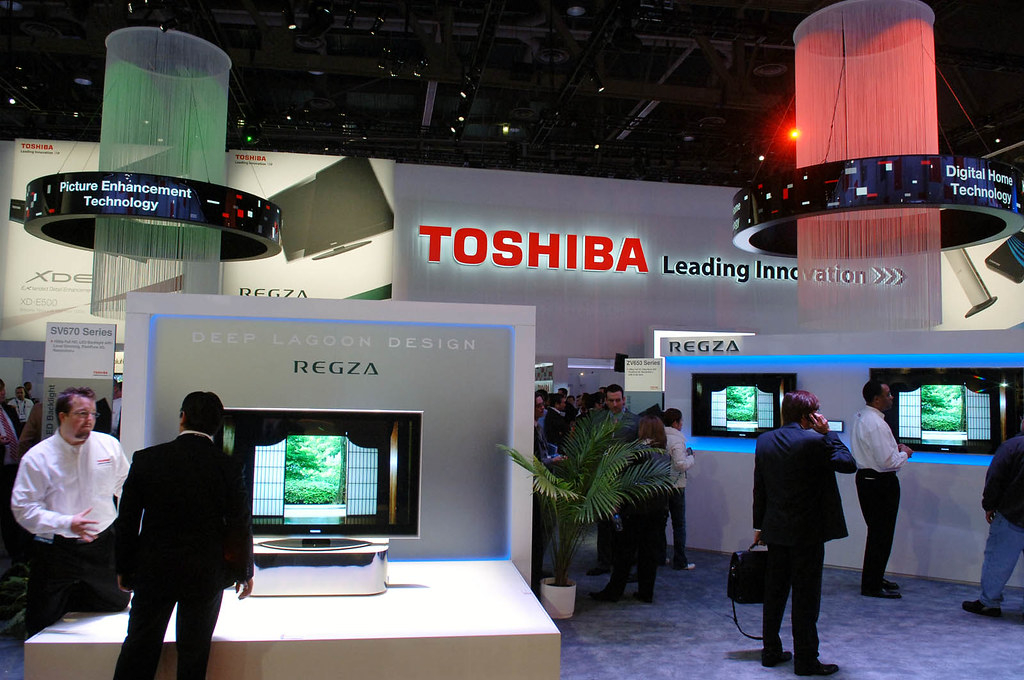 Toshiba приостанавливает прием заказов и инвестиций в Россию