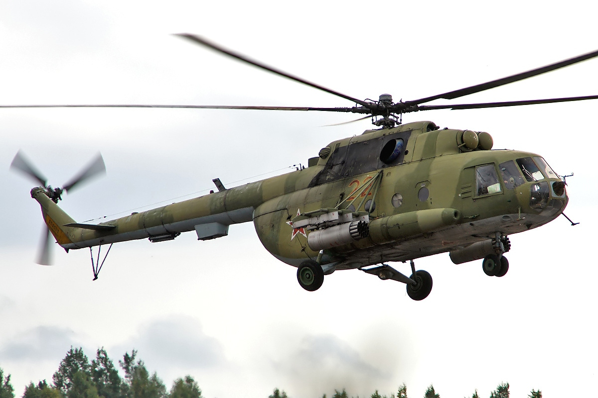 Один человек погиб при жесткой посадке Ми-8 на аэродроме в Забайкалье